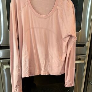 Lululemon Swiftly Tech Waist Length Long-Sleeve - Pink size 14